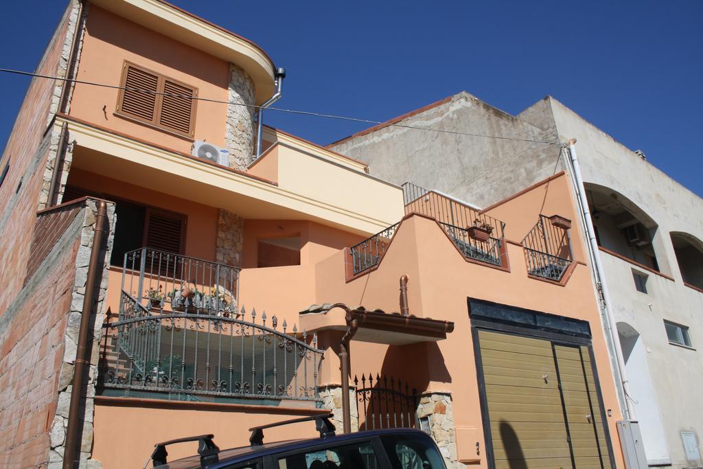 La Pavoncella Acomodação com café da manhã Villaputzu Exterior foto